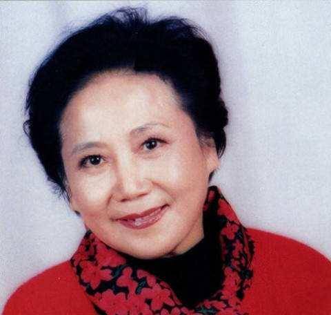 王蓓是南京人,她并不是演员科班出身,她念的大学是南京师范大学,18岁