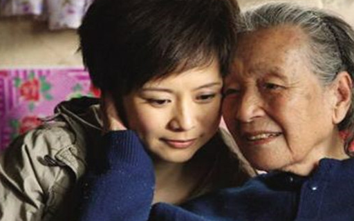 儿媳进城打工3个月,大雪天回老家看我,儿媳回城后,我老泪纵横_王琴