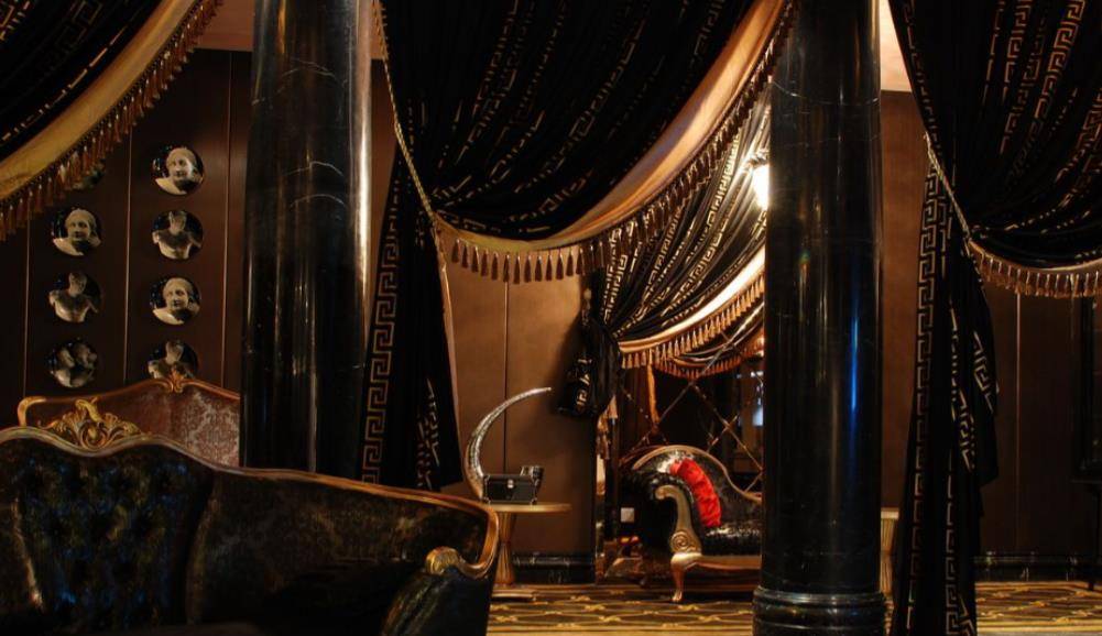 白马会所:富婆的"天上人间",因一条微博登上热搜,一夜被查封