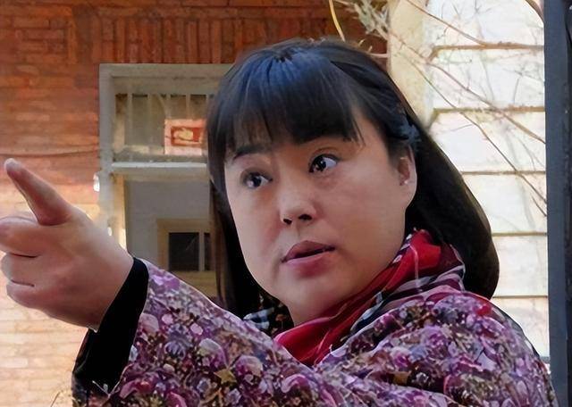 演员李菁菁:三婚三离,丈夫都比她小,患病后与闺女相依为命!