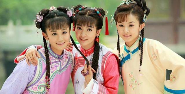 但是在经典的电视剧《还珠格格》之中,却是以此称谓.