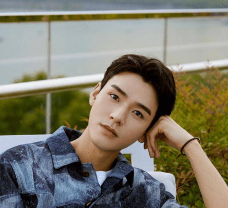 原创刚被传和热巴搭档后龚俊据说和杨幂也有合作火箭都没这么快吧