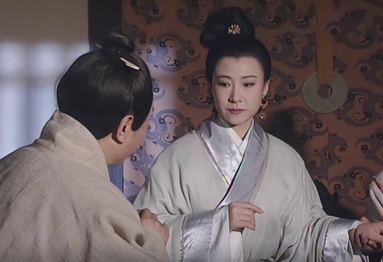 的夏姬,男人们都想得到她,她还因此影响了世界格局_巫臣_陈灵公_楚国