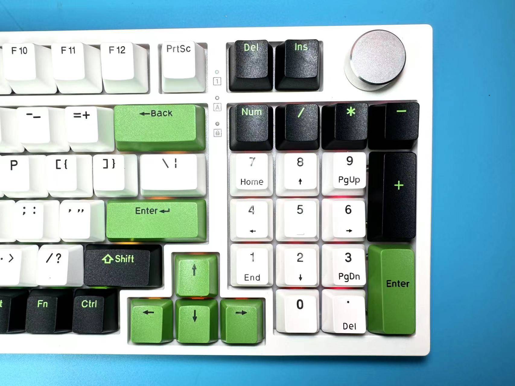 春暖花开，熊猫粉丝的我，入手了这块丛林熊猫键盘