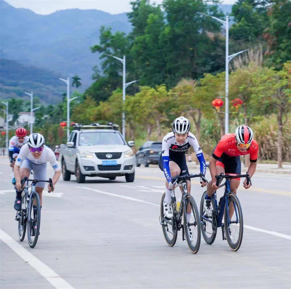 他从虚拟体育骑进国家队2024年世界大学生自行车锦标赛中国代表队