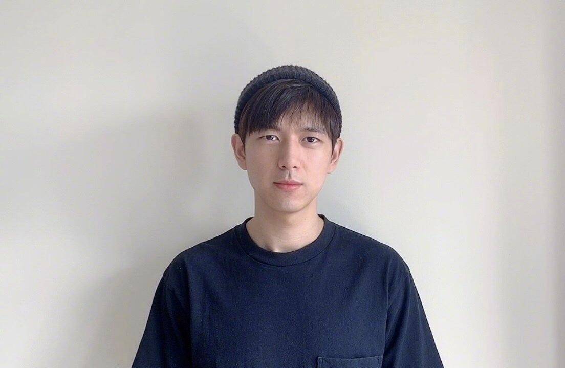 原创李现宅家任凭胡子疯长晒素颜照营业刮掉胡子清新帅气