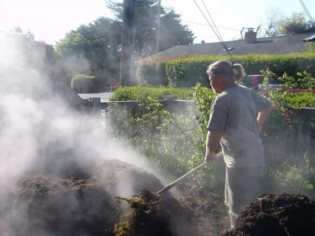 告别传统堆肥痛点纳米膜技术助力畜禽粪便无害化高效转化