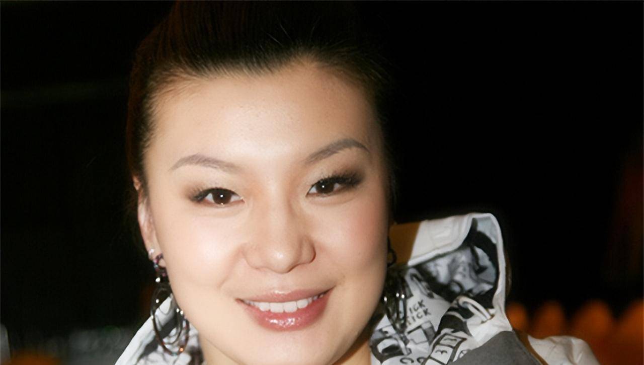 原创亚洲蝶后周雅菲嫁给cba二婚男如今儿女双全堪称人生嬴家