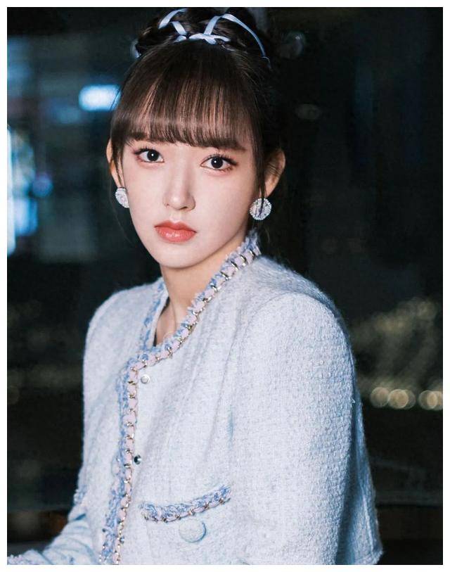 程潇,一种长腿嫩足的追求者,内外兼修,魅力无限.