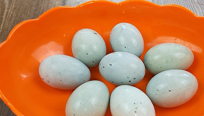 1,这里是8个皮蛋,刚好够一盘