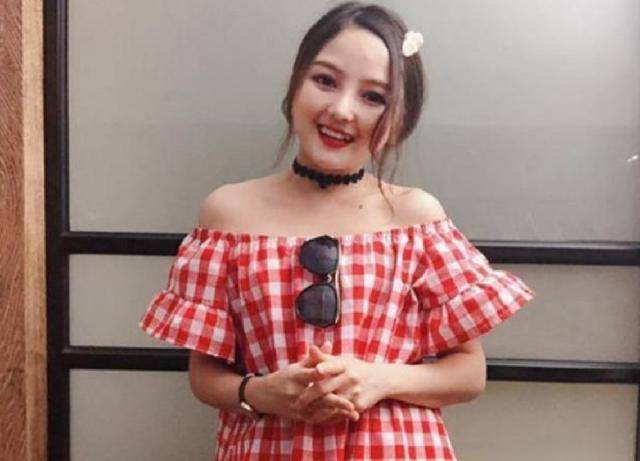 原创1米3袖珍女孩黄韵怡供弟上学放弃治疗如今已年入百万