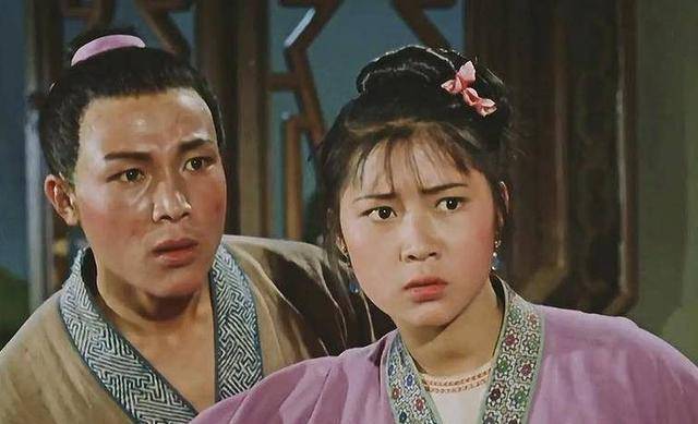 原因很简单.因为杨丽坤是云南人,而"玉三姐"这个字代表的是广西.