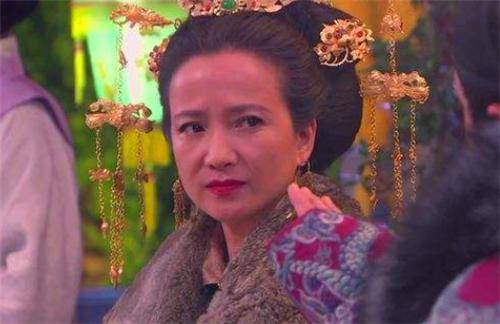 原创她是唯一演完四大名著的人因为太美在火车站被发现今成这样