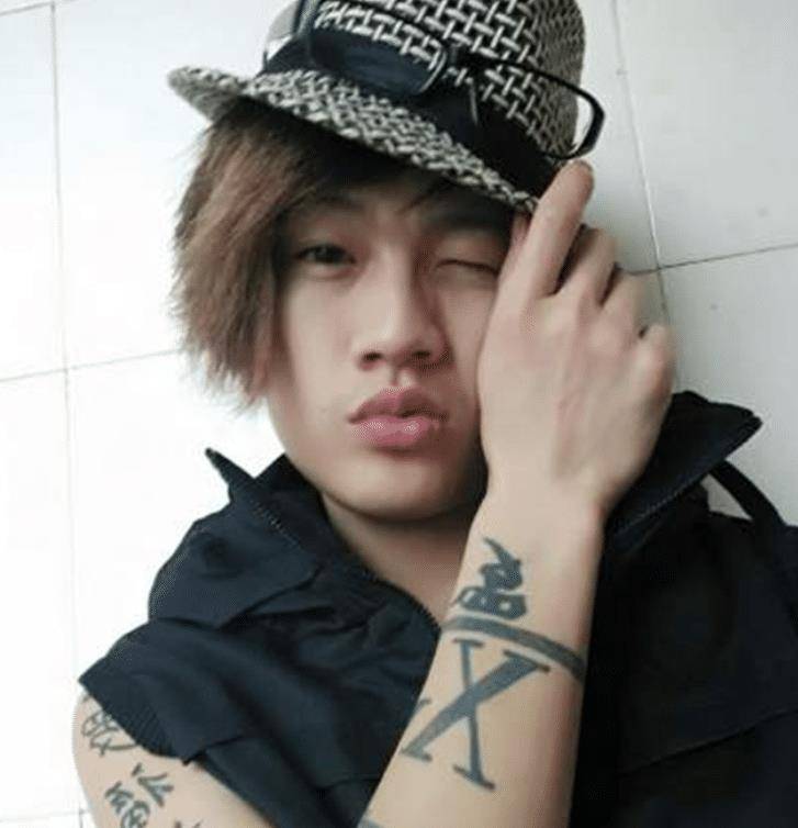 原创14年前创造杀马特的广东少年婉拒富婆追求现在他长这样