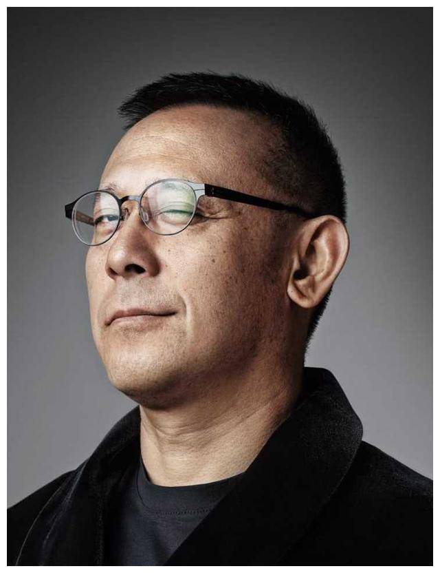 原创贾玲票房85亿姜文票房18亿贾玲碾压姜文