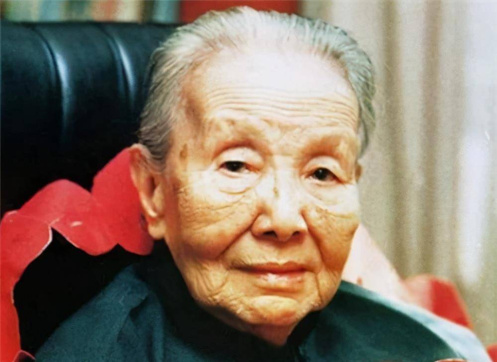 她孙子为何当众骂她,还在墓碑上写"枉为人表"_吴平_凌霜_吴山