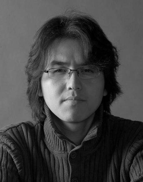 一颗被咬过的"草莓"价值20万,放大10倍后再看,才发现物有所值_周松