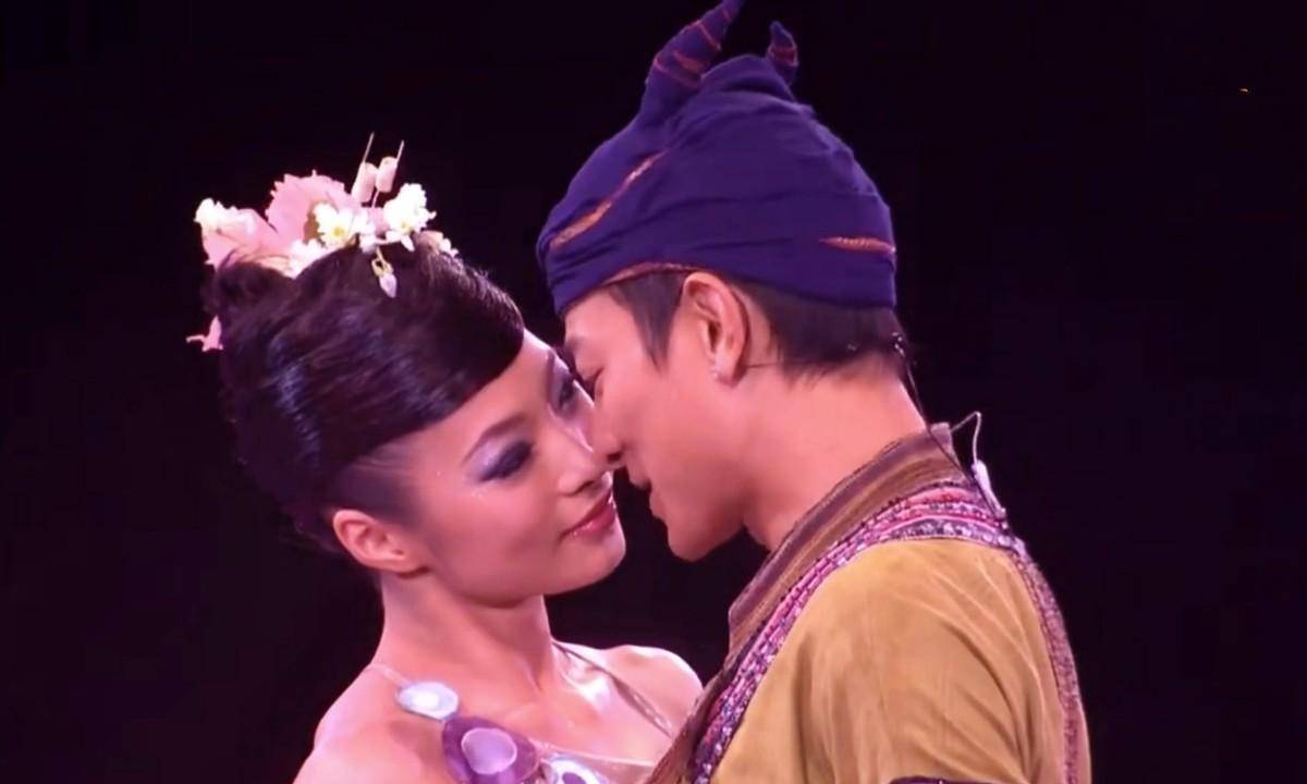 原创刘德华的疯狂粉丝41岁依然单身这辈子我只给刘德华伴舞