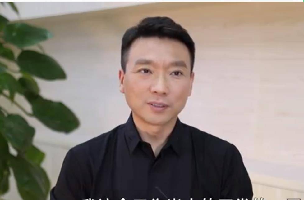 原创康辉高考曾被顶替凭22分超长口播封神丁克20多年成终生遗憾