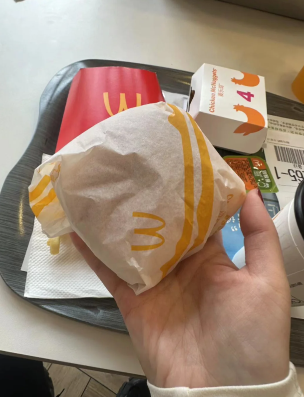 99元的穷鬼套餐正让年轻人疯狂