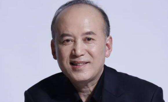 舞台后,坊间一直流传着一种说法,称蔡明老公认为蔡明和郭达走得太近了