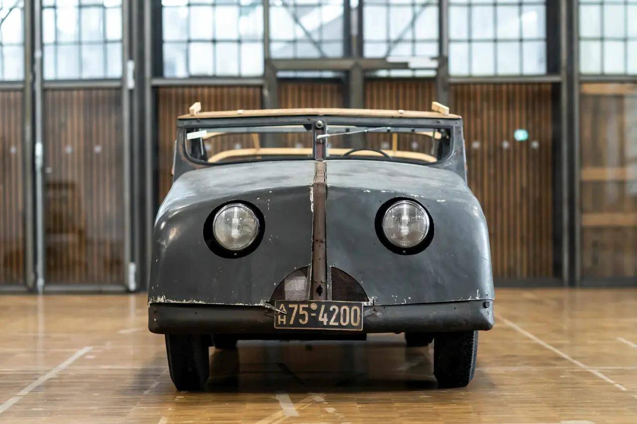 独一无二的1933年r02hr"tatzelwurm"_搜狐汽车_搜狐网