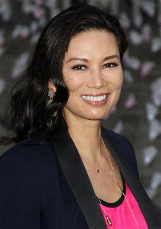 结果,两个星期之后,默多克不知道什么原因,就取消了与安·莱斯利·