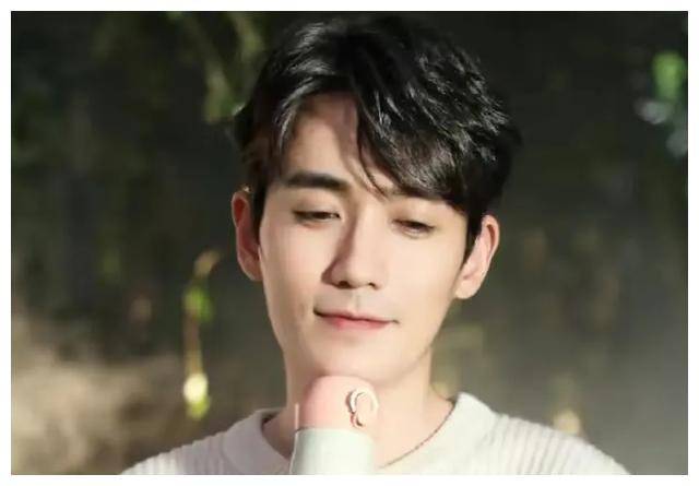 原创35岁的朱一龙新征程展翅飞翔智慧之路