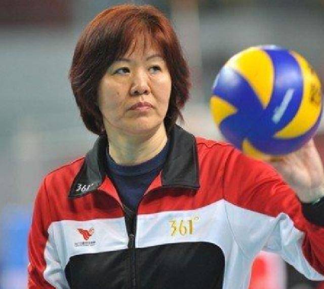 原创隐形富婆郎平曾同时收到两份巨额年薪数十个代言傍身