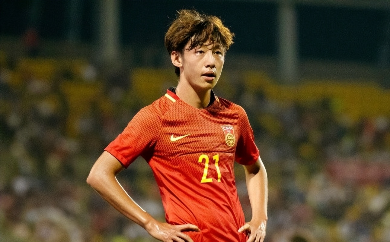 把谢鹏飞逼到替补席的申花新网红 居然没有进国足龙年第一期名单_徐浩