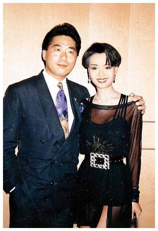 原创57岁叶子楣泪崩谈公开对已故男友的三点不露原爆料曾装窃听器