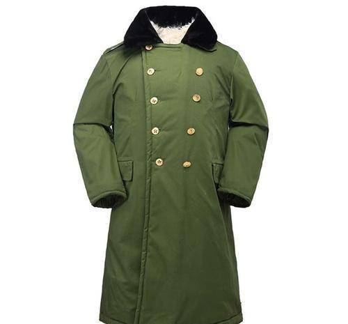 原创军大衣问世100多年保暖耐用曾风靡全国为何在07年被我军淘汰