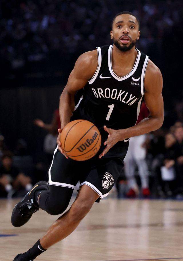 他们目前阵容方面也不算太齐整,包括塞斯库里,马丁