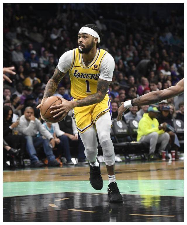 原创抓住关键时刻拉塞尔投篮无心一击却中了三分震惊世界