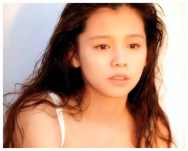 徐若瑄重拾自由,从"玉女"转变为糜烂新形象?