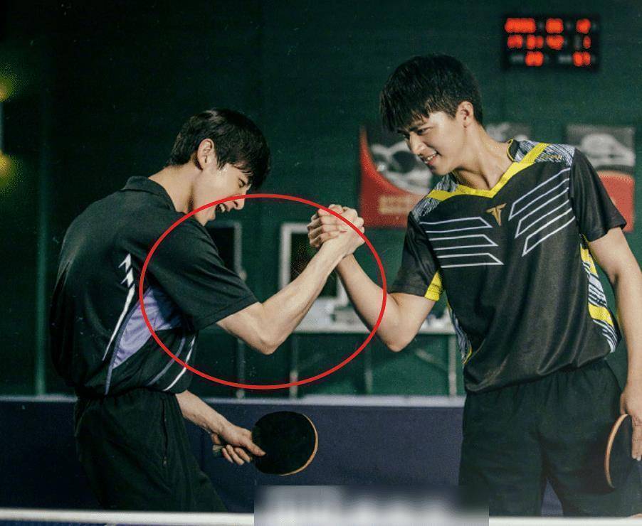 原创荣耀乒乓晒预告两大男神齐上阵白敬亭手臂线条更为抢眼