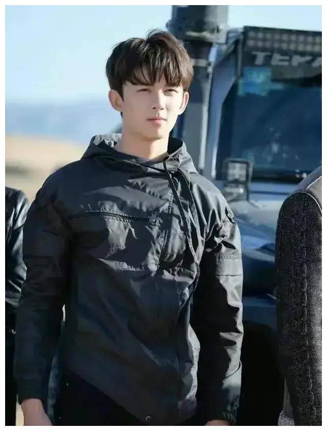 揭秘背后黑手网友热议吴磊身世惹猜想舆论哗然