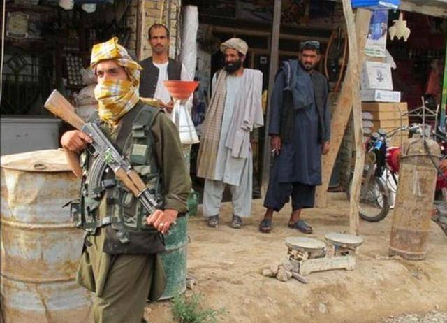 而现在塔利班对阿富汗政府军的打击,就是一场农村包围城市的战斗,而