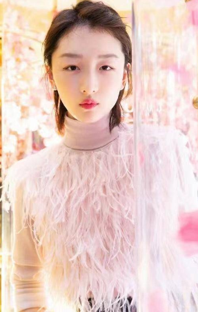 周冬雨合照风波升级,陈可辛曾评价其为"最难搞"女演员