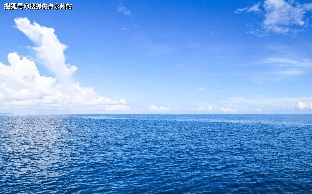 稿)》,明确面向2035年的海洋发展四大战略定位:"全球蓝色经济引领者