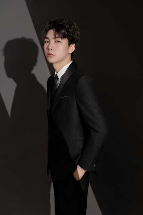 沐洛仙全国优秀护肤讲师曹孟翔老师履历今天就让我走进全国十佳讲师的