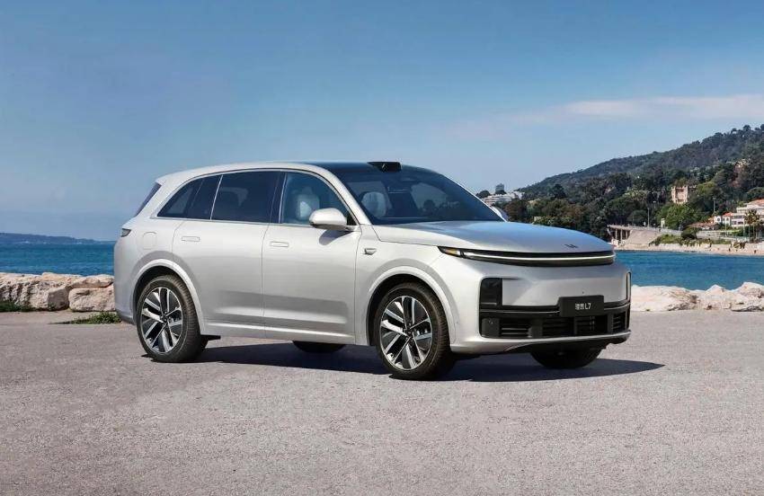 2月豪华suv混战:问界甩开理想,奔驰扬眉吐气,宝马睡觉能笑醒_搜狐汽车