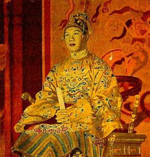 不顾群臣反对娶她为妻,晚年两人却至死不相见_阮友兰_越南_阮福