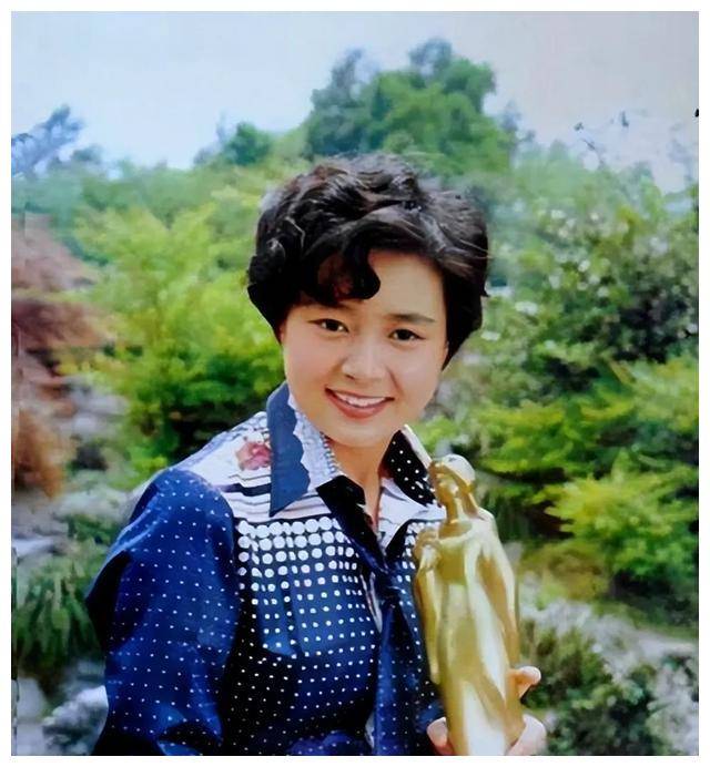 张瑜,在中国电影中闪耀的璀璨女演员,她的光芒熠熠闪现