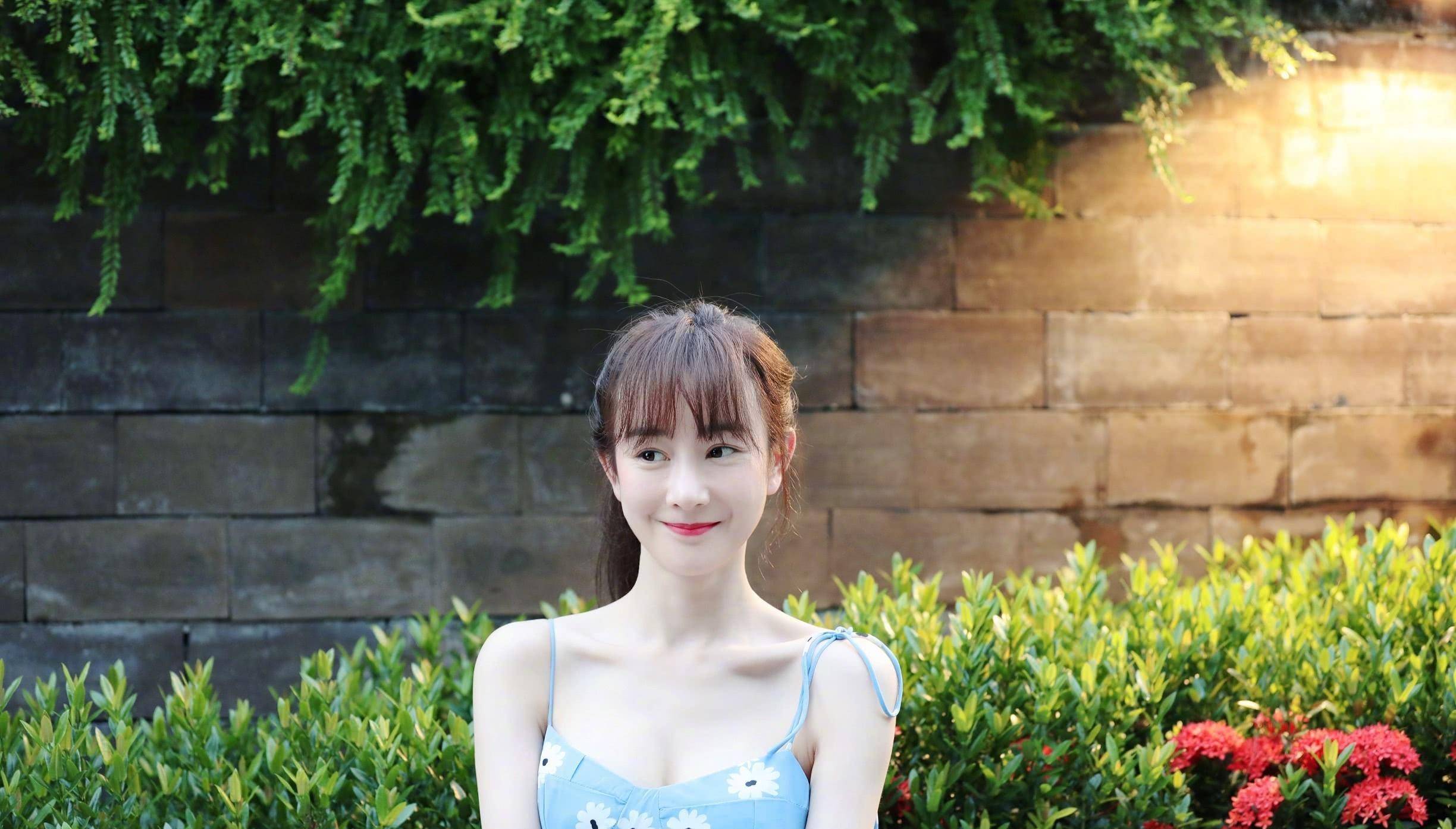 原创张檬与贾静雯有同一位干爹因轧戏被开除33岁嫁国外歌手