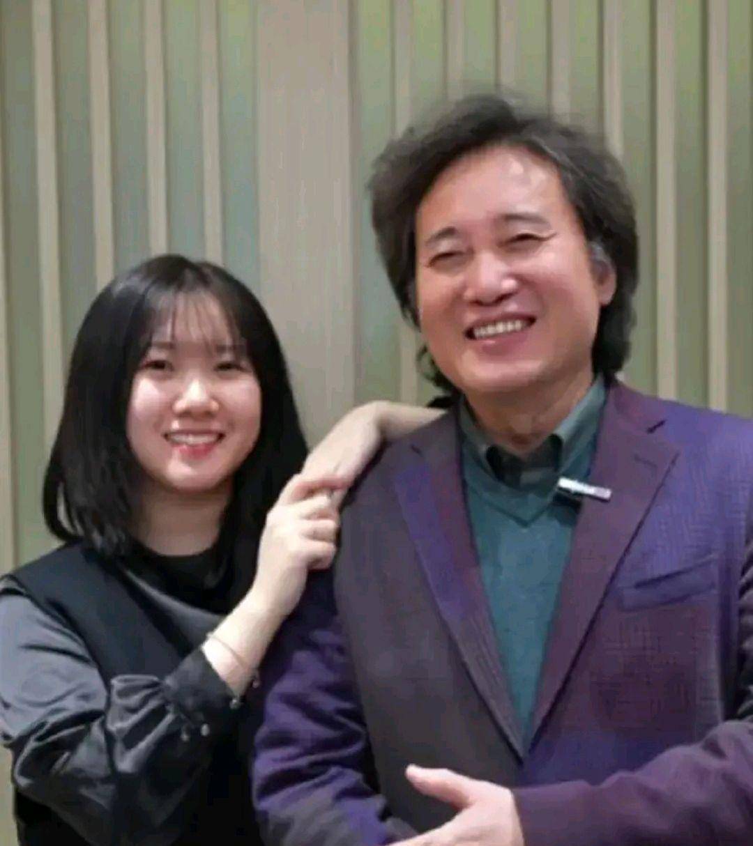 原创戴玉强说女儿戴梓伊是他最好的作品