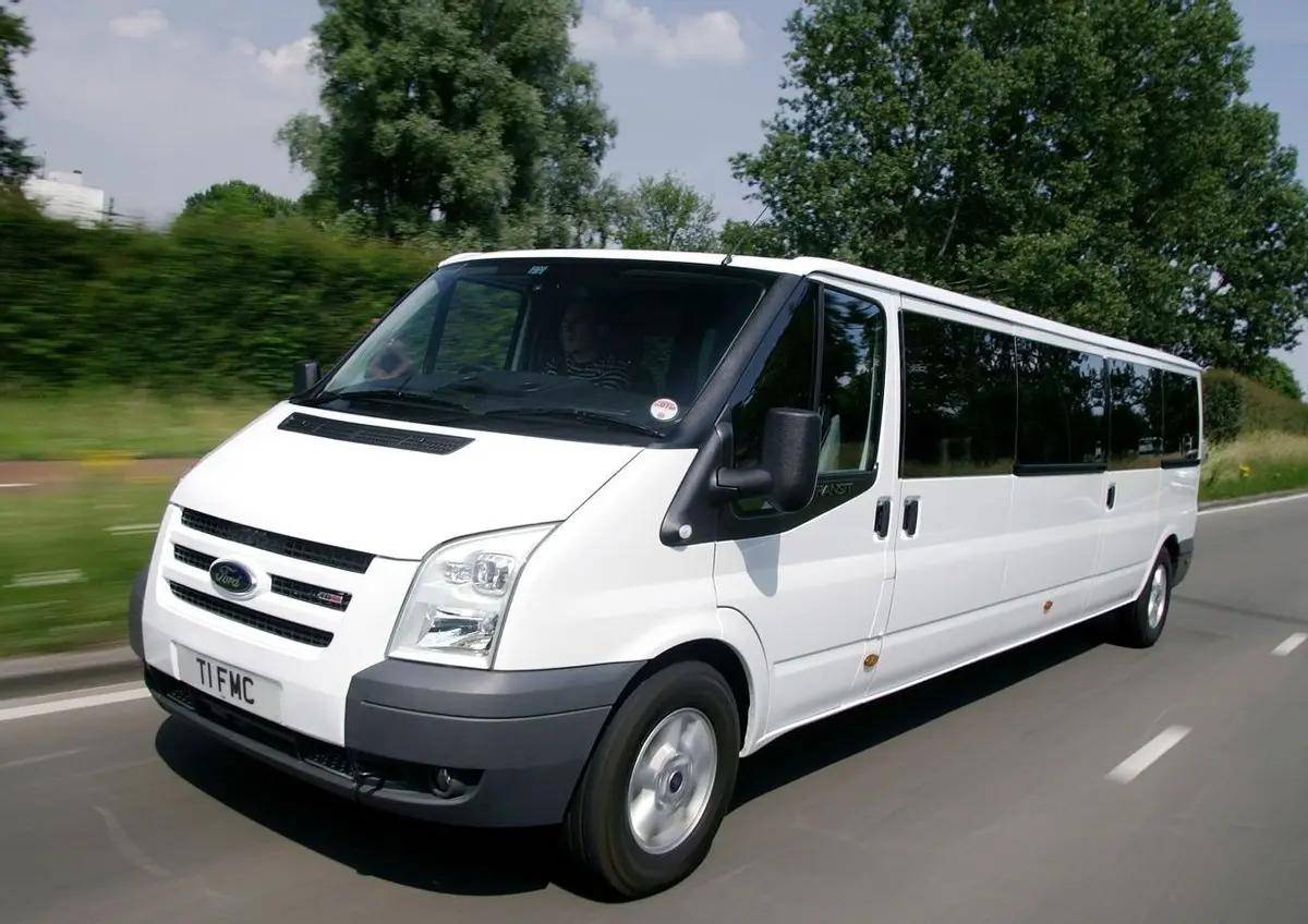 4扇侧滑门的商务车见过吗?瞧一瞧福特商务van!_搜狐汽车_搜狐网