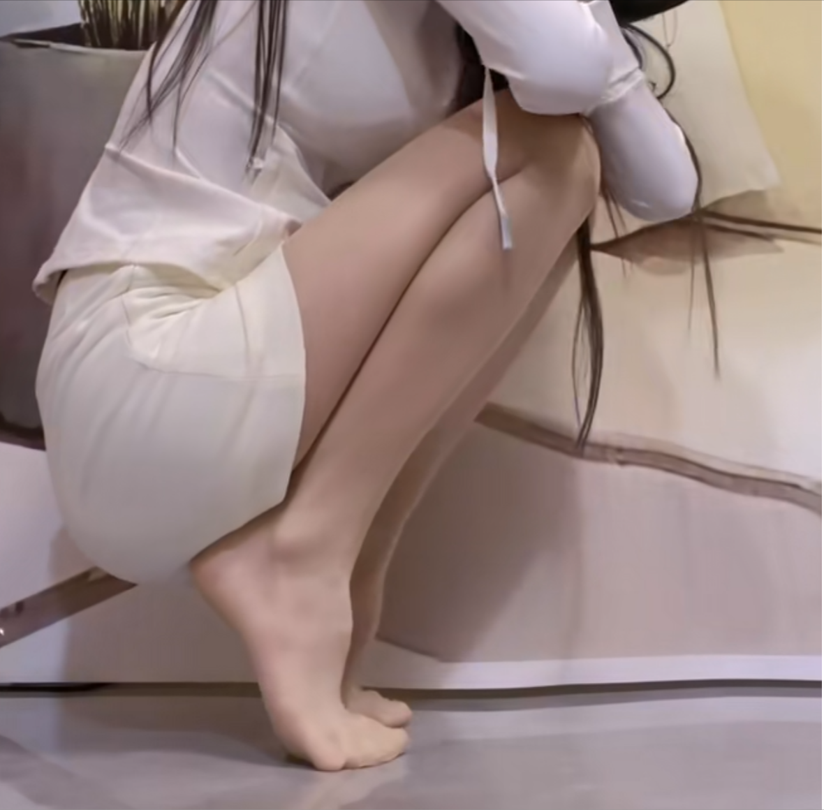 卧铺车厢的"美女"引发热议:请尊重公共空间注意个人形象与行为