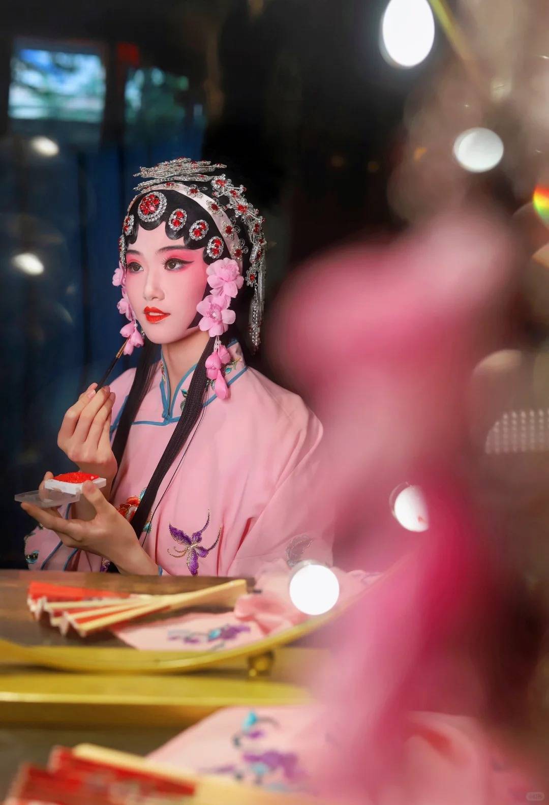 敷脂粉,眉眼吊,点朱唇——濮阳名家名段戏曲演唱会_豫剧_角色_服饰