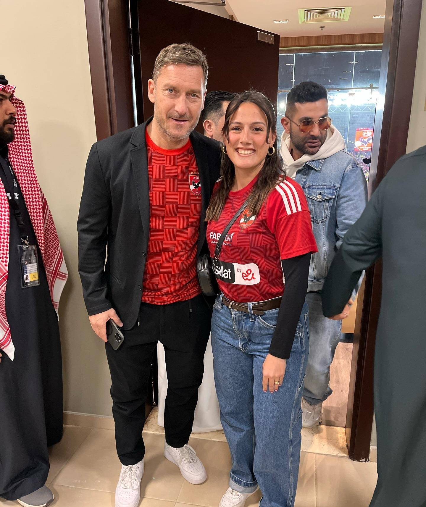 原创穆里尼奥被引荐给纽卡老板携同梦幻大罗和我哈村长玩嗨利雅得